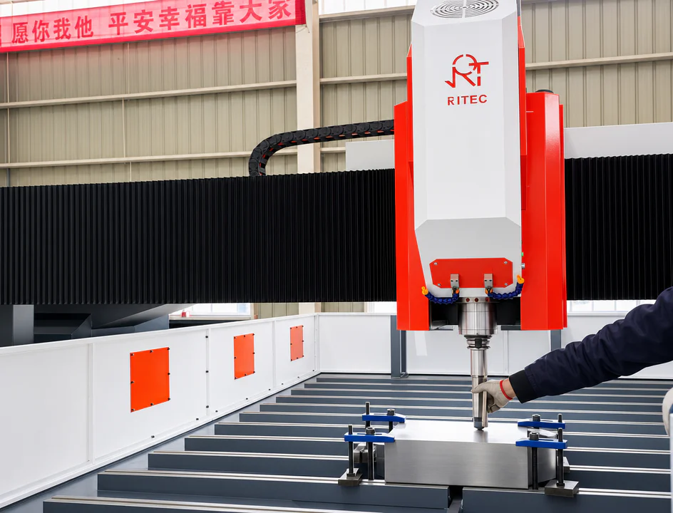 Spindle movement, drilling head operation and tool clamping running test