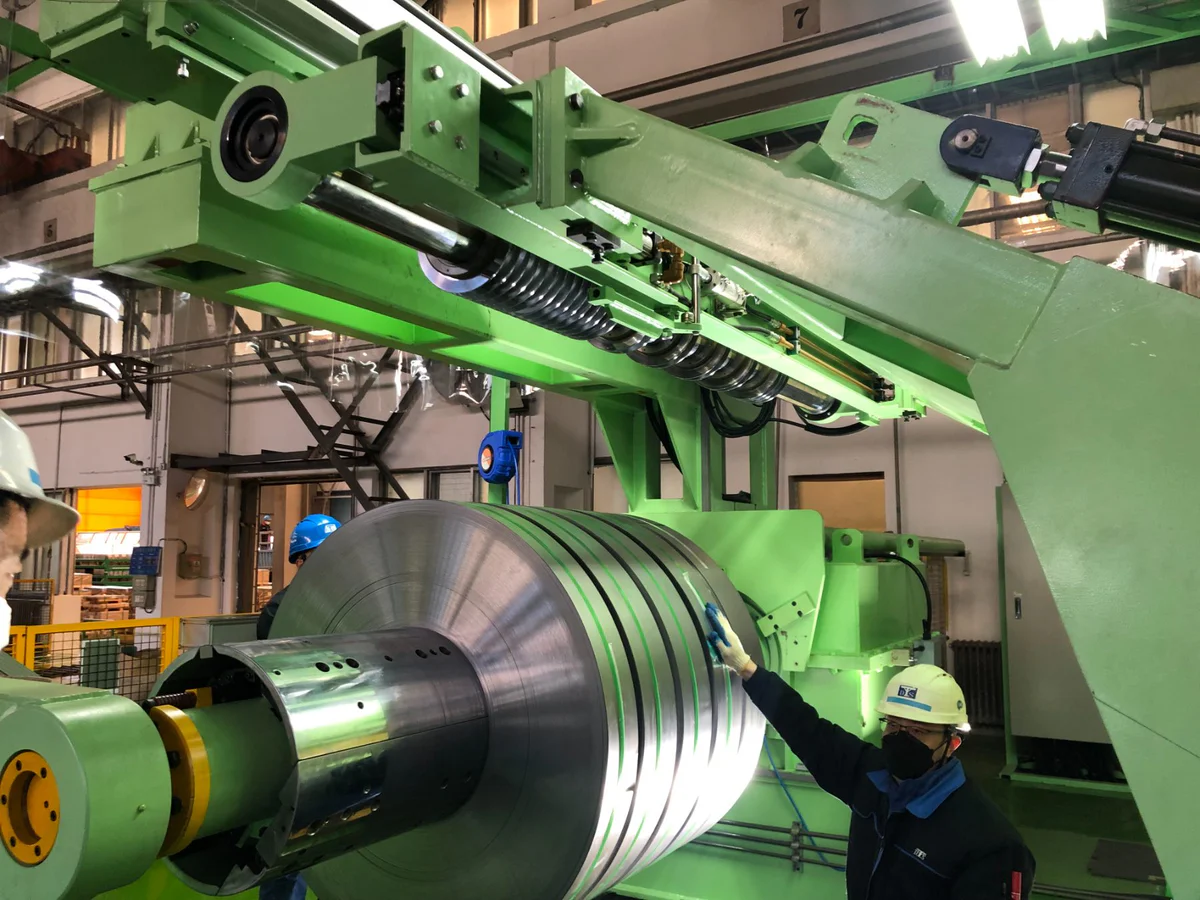 Recoiler alignment