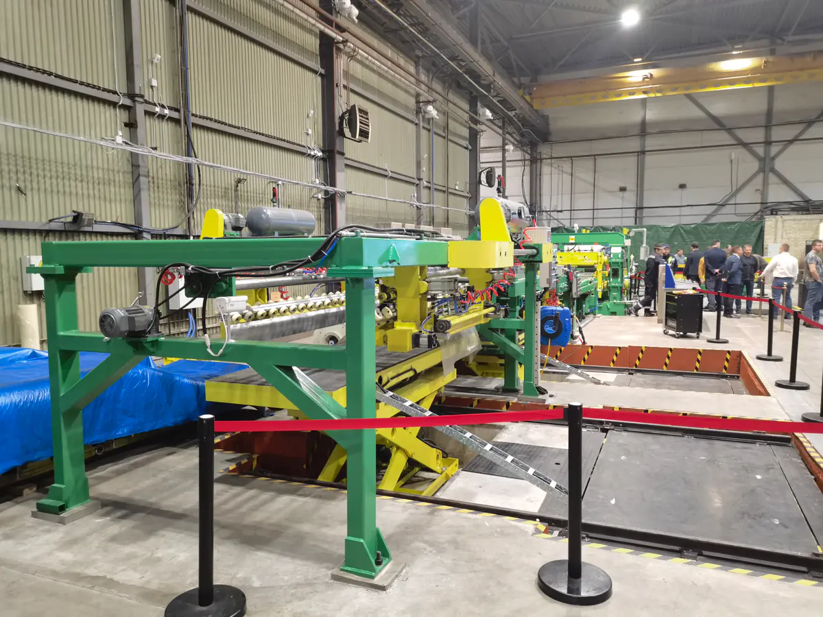 Cut-to-length line stacking and discharge end