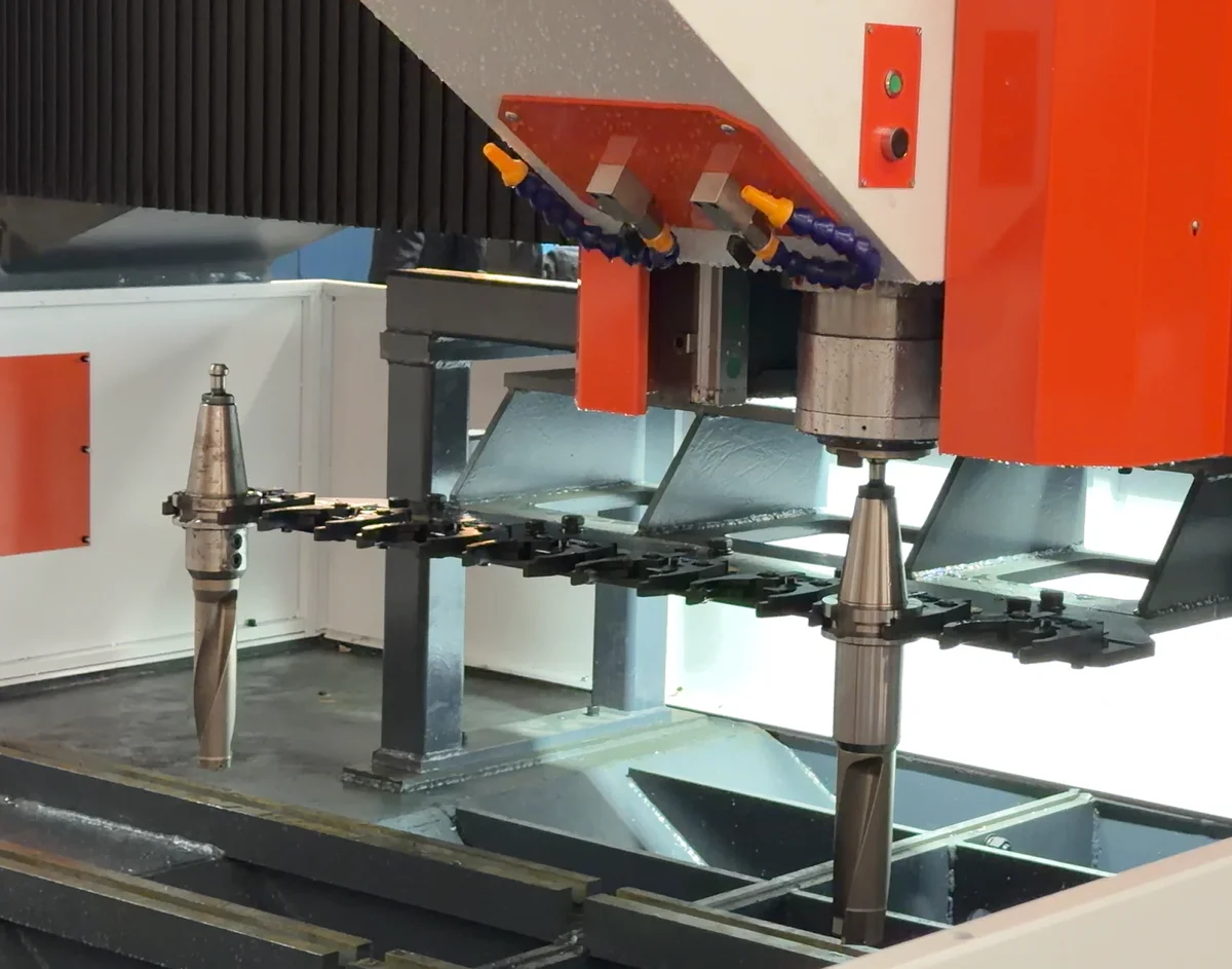 CNC drill tooling, coolant supply and chip removal in operation