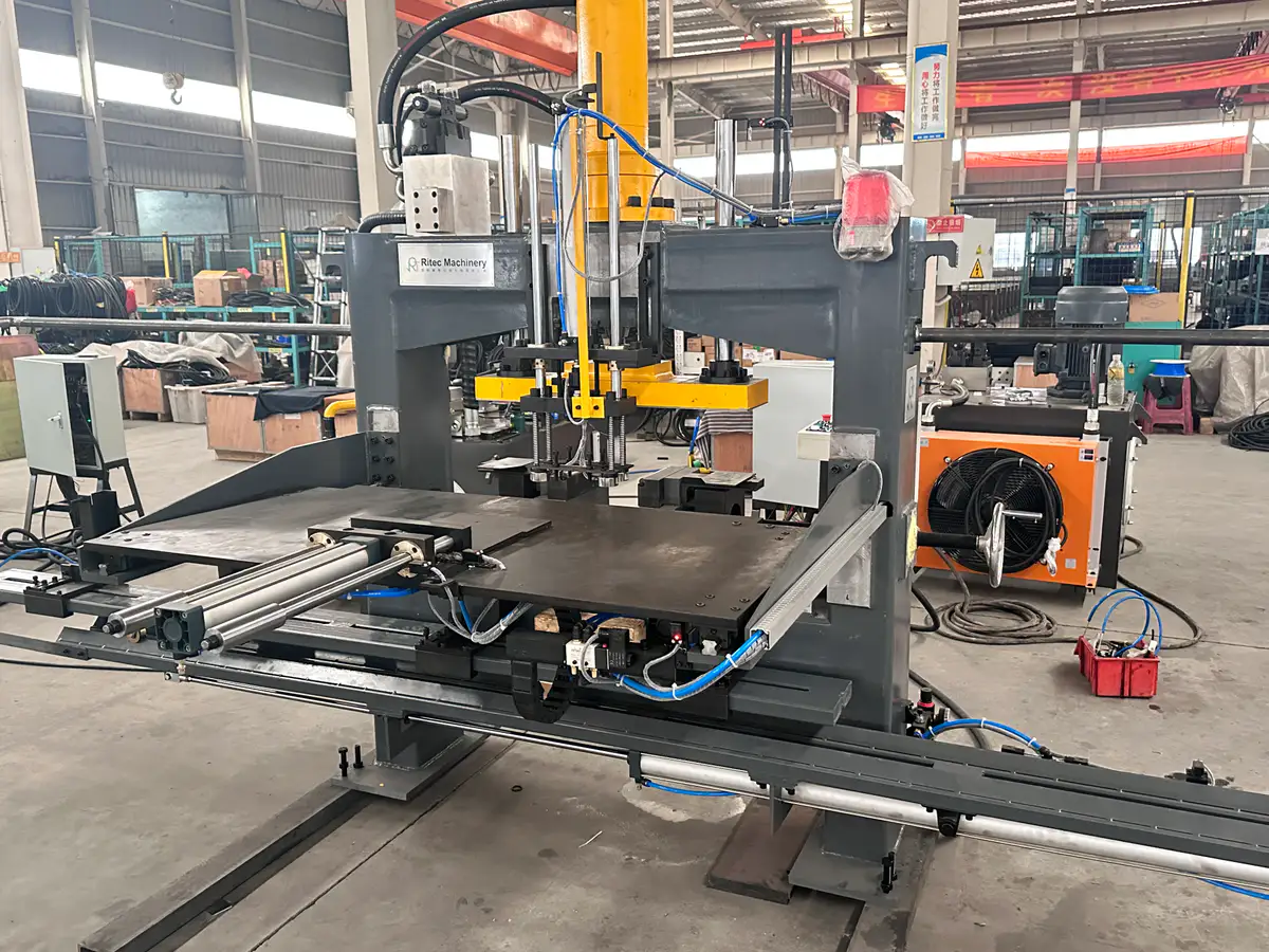 Raw material loading for hoop clamp production